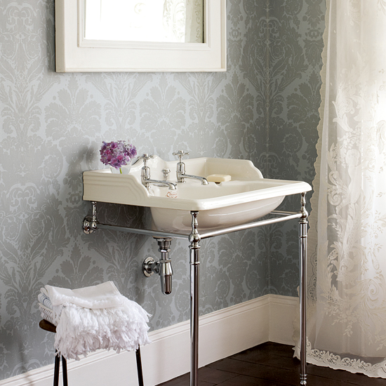 Traditional elegance Traditional elegant bathroom fittings | 10 new looks for country bathrooms | Bathroom design ideas | PHOTO GALLERY