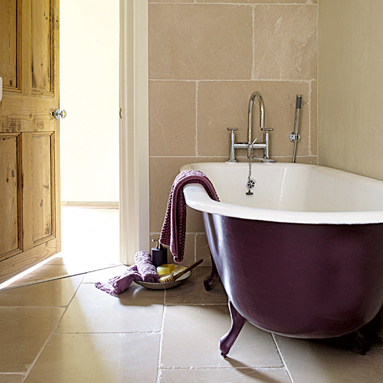 Tumbled marble tiles Tumbled marble tiles | 10 new looks for country bathrooms | Bathroom design ideas | PHOTO GALLERY
