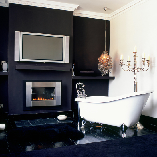 Hotel-style bathroom Hotel-style bathroom | black and white bathroom | monochrome bathroom ideas | bathroom decorating inspiration | housetohome