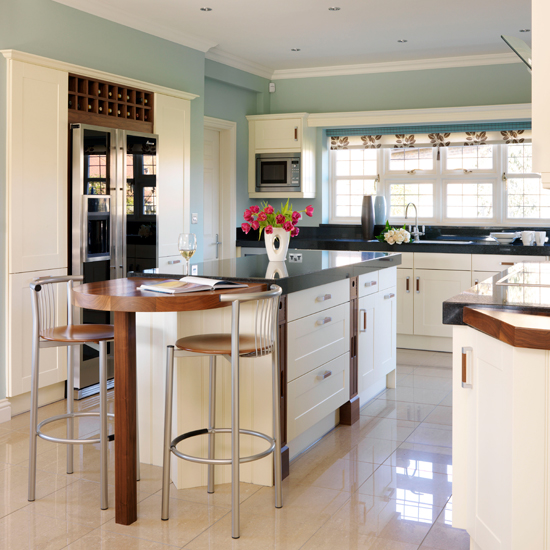 Ensure your kitchen suits the style of your home Streamlined country kitchen | Country kitchens | Kitchen design | PHOTO GALLERY | Housetohome.co.uk
