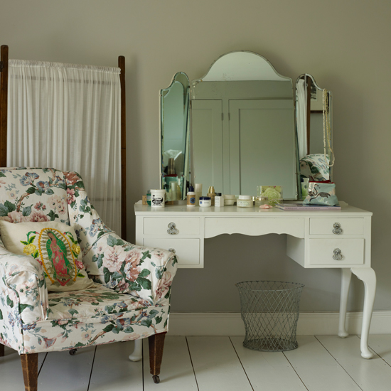 Dressing table | Cosy Georgian cottage house tour