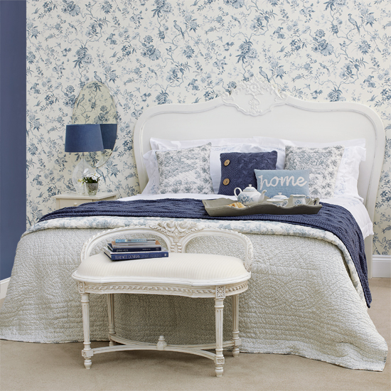 Create a pretty guest bedroom in 5 steps