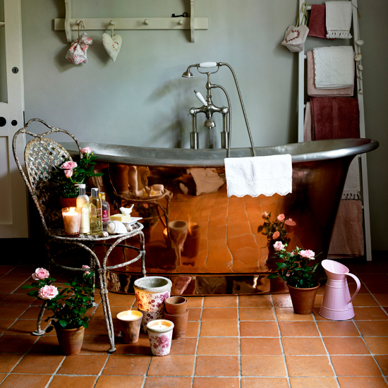 Rustic-style bathroom flooring Ceramic terracotta floor tiles | Bathroom flooring ideas - 10 of the best | Best bathroom floors | PHOTO GALLERY