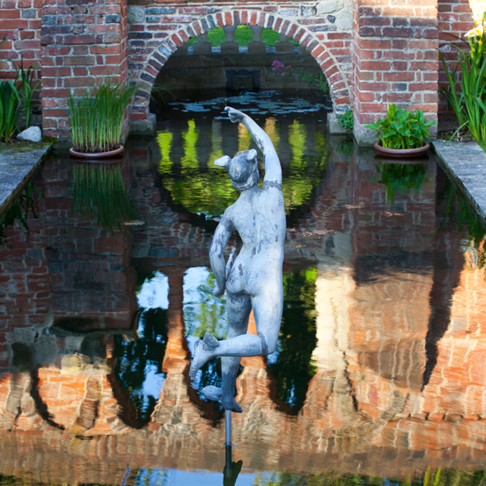 Structured garden pond | Garden design | Formal garden | Images | Housetohome