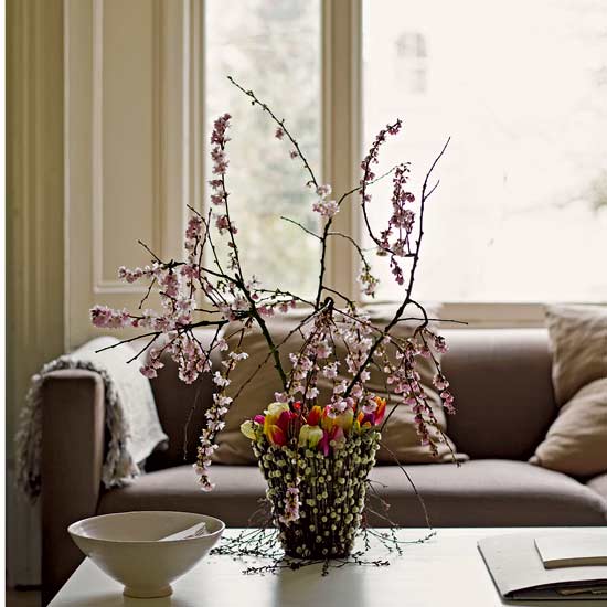 Rustic Easter centrepiece | Traditional Easter ideas | Easter decorating ideas | PHOTO GALLERY | Housetohome.co.uk