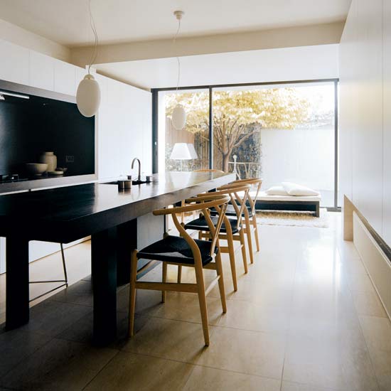 Kitchen | Take a tour around a free-flowing modern home | House tours | PHOTO GALLERY