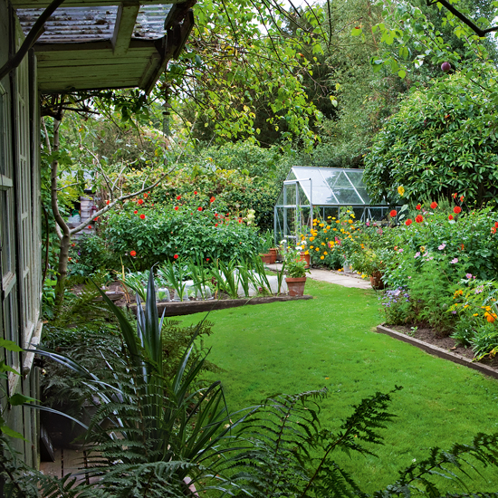 Flower garden with greenhouse Flower garden with greenhouse | Country cottage garden tour | Garden tour | Garden design ideas | PHOTO GALLERY | Housetohome
