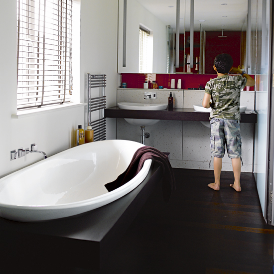 Bathroom | Open-plan glass extension | House tour | Modern decorating ideas | PHOTO GALLERY | Housetohome