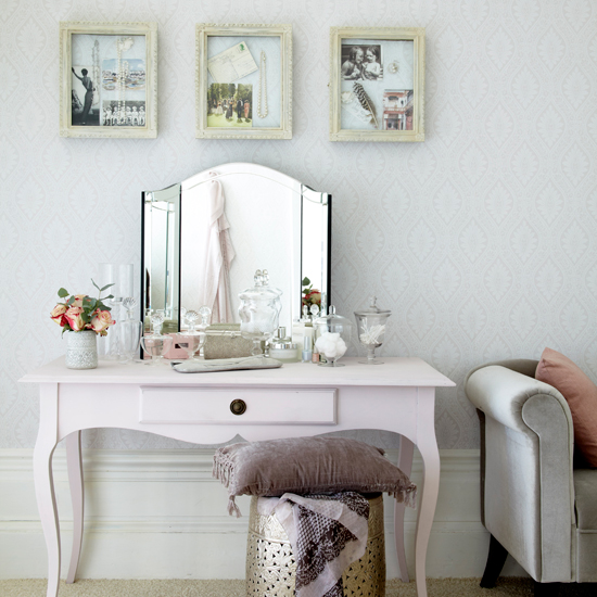 Bedroom dressing area with pearl accents | Traditional bedroom