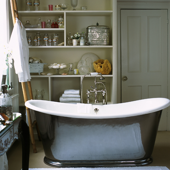 Mismatched bathroom shelves | bathroom shelving ideas | 10 of the best bathroom shelving ideas | bathroom storage ideas | housetohome
