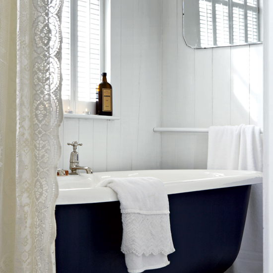 En-suite bathroom En-suite bathroom | Period terrace | House tour | Modern decorating ideas | PHOTO GALLERY | Livingetc | Housetohome