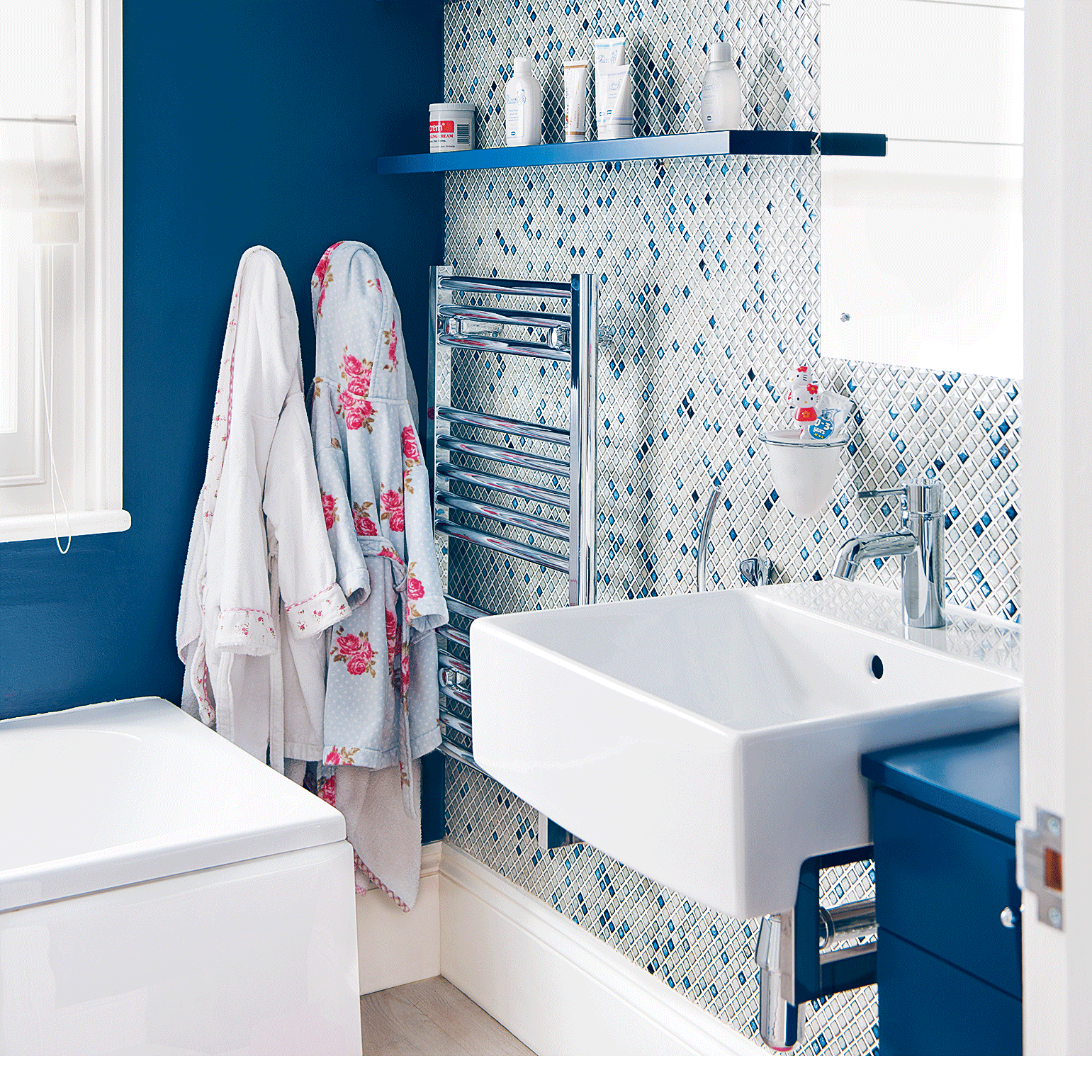 Blue and white bathroom | Bathroom design | Mosaic tiles | Image | Housetohome