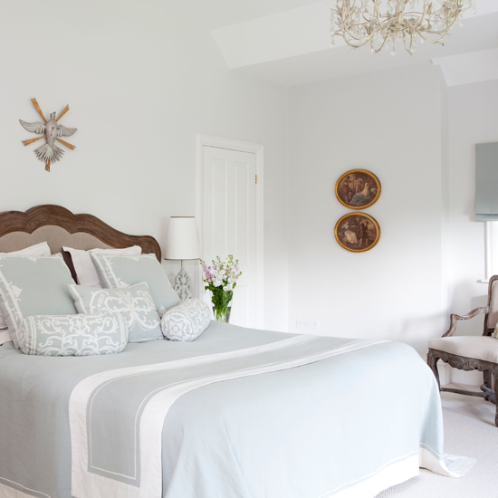 Dove grey bedroom | Extended country lodge | House tour | PHOTO GALLERY | Housetohome