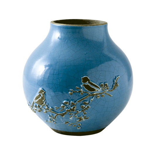 Oriental bedroom vase | Create an Oriental-style bedroom | Bedroom decorating ideas | PHOTO GALLERY | Housetohome