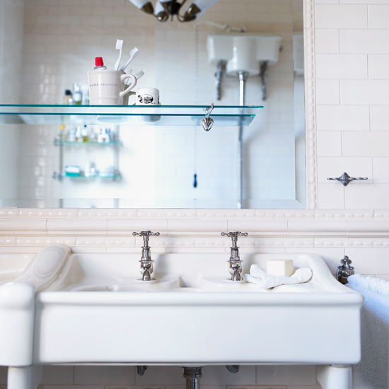 Bathroom sink Bathroom sink | Jamie Theakston's quirky London home