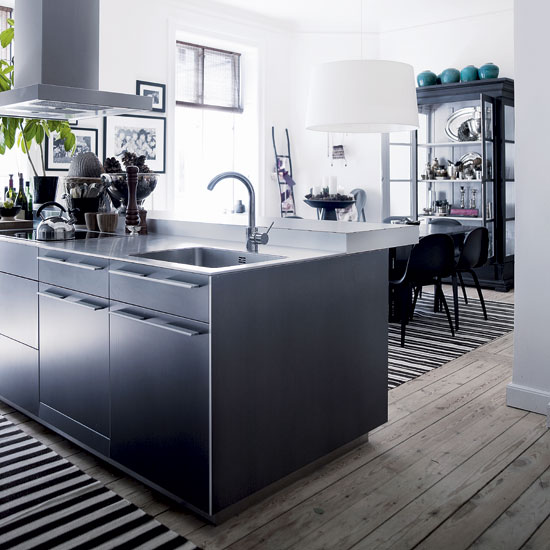 Kitchen | Cool city apartment house tour | Modern Christmas decorating ideas | Christmas | PHOTO GALLERY | Livingetc | Housetohome