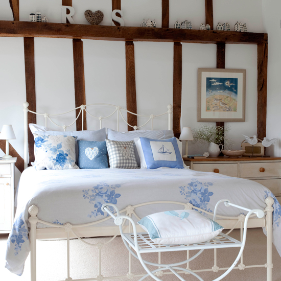 Main bedroom | Converted 18th-century barn | House tour | Real home | PHOTO GALLERY | Housetohome