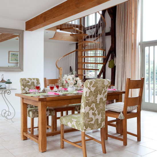Dining room | Converted 18th-century barn | House tour | Real home | PHOTO GALLERY | Housetohome