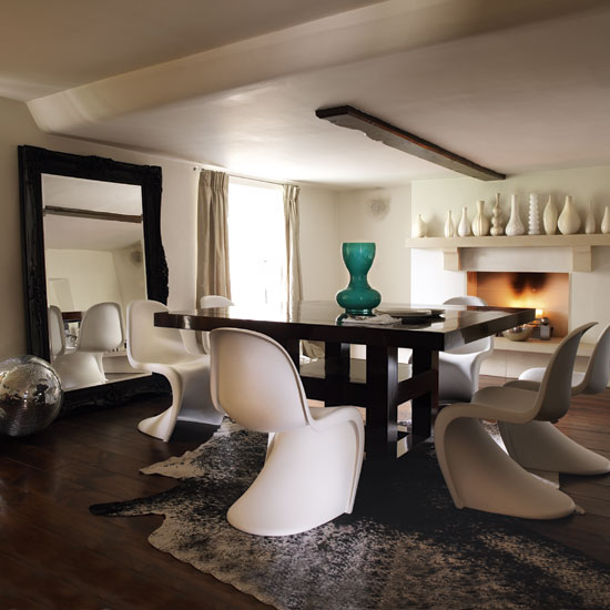 Dining room | Converted Tudor farmhouse house tour | modern decorating ideas | house tour | PHOTO GALLERY | Livingetc | Housetohome