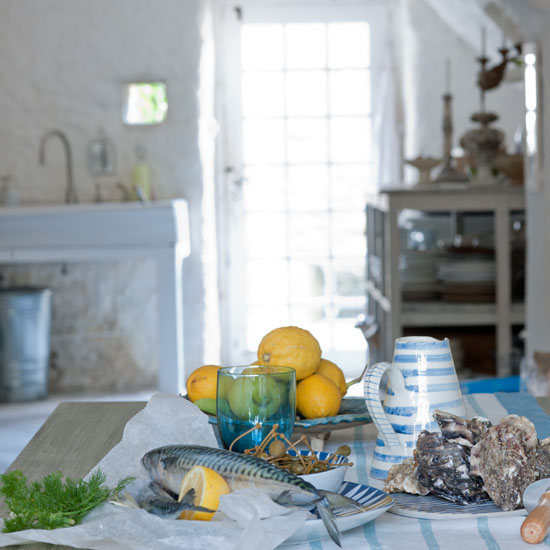 Create a relaxed dining look | Coastal-style decorating | Traditional decorating ideas | PHOTO GALLERY | Homes & Gardens | Housetohome