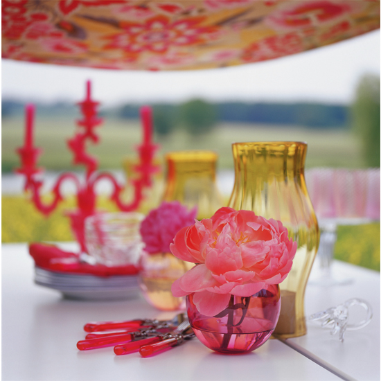 Coral table setting Coral table setting | Alfresco dining looks