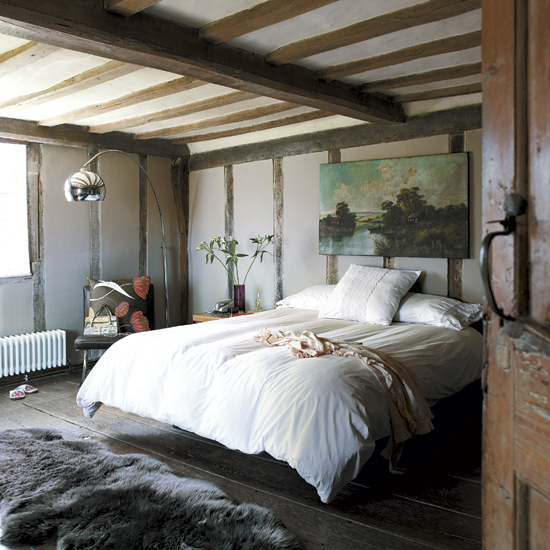 Dramatic master bedroom Dramatic master bedroom | take a tour around a pure 17th century parsonage | house tours | housetohome