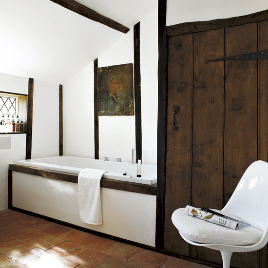 Warm wooden bathroom Warm wooden bathroom | take a tour around a pure 17th century parsonage | house tours | housetohome
