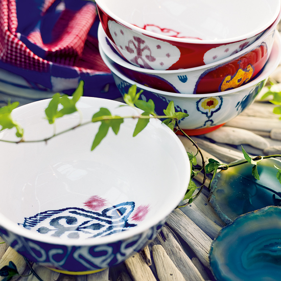 Colourful tableware Colourful tableware | The beauty of Ikats | Decorating Ideas | PHOTO GALLERY | Homes & Gardens | Housetohome