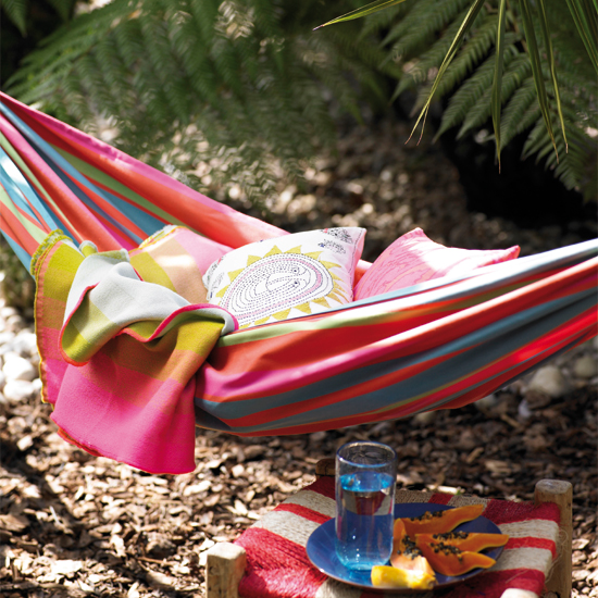 Pink garden hammock | Relaxed living | garden | garden advice | PHOTO GALLERY | Homes & Gardens | Housetohome