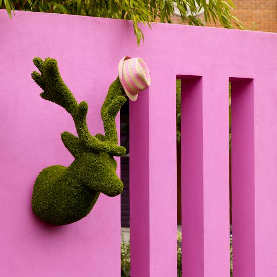 Hang dramatic art Hang dramatic art | Be inspired by outdoor rooms | Garden ideas | PHOTO GALLERY | Housetohome.co.uk
