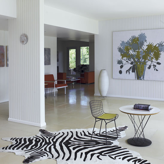 Dramatic living space Dramatic living space | Take a tour around actress Rachel Griffiths' mid-centurymodern LA home | house tours | housetohome