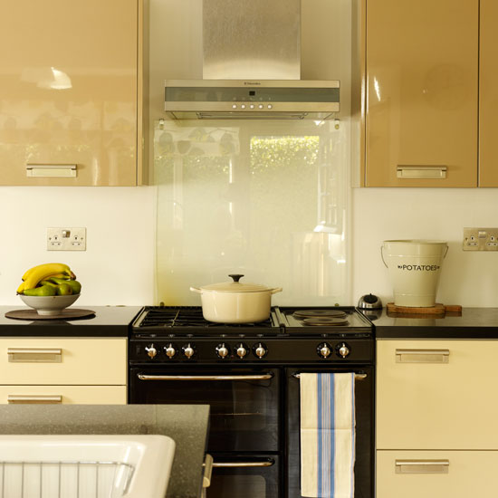 Modern units | Extended kitchen-diner | Kitchen makeovers | Ideal Home kitchen tour | PHOTO GALLERY | Housetohome