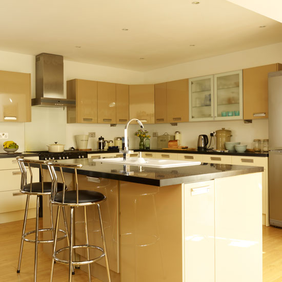 Take a virtual tour of a neutral kitchen-diner makeover