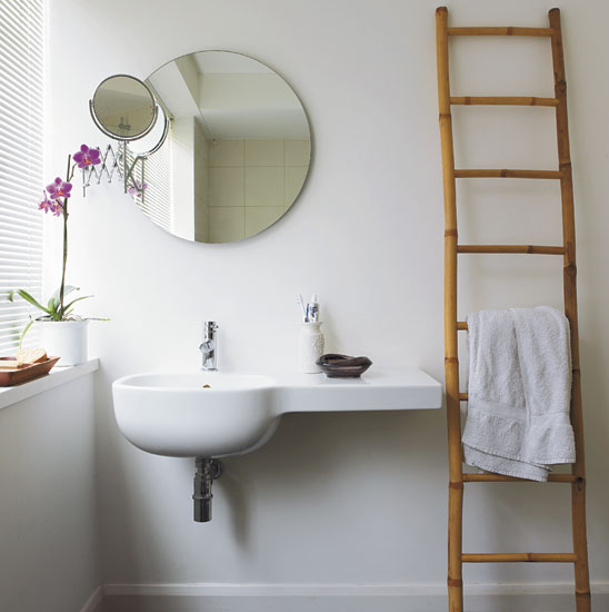 Bathroom | Retro Sixties house | PHOTO GALLERY | House tour | Livingetc
