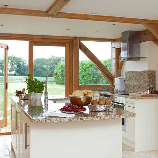 Kitchen-diner | Take a tour around a 17th-century cottage | House tour | PHOTO GALLERY | Housetohome.co.uk