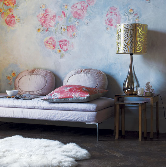 Feminine wallpaper | Quirky and eclectic mansion | House tour | Modern decorating ideas | PHOTO GALLERY | Livingetc | Housetohome