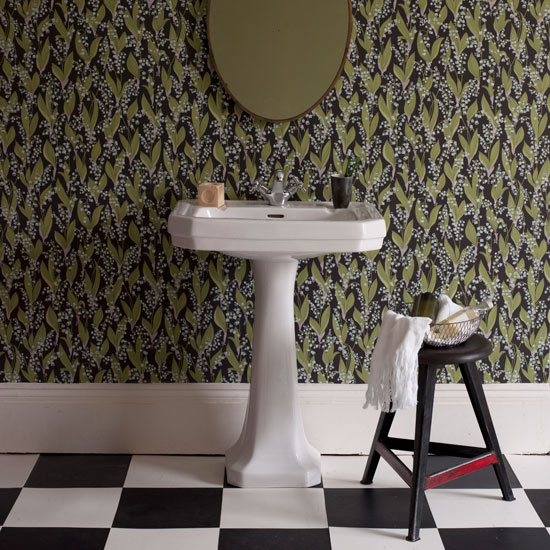 Create a bathroom feature wall | Design ideas: back to black | decorating with pattern | wallpaper | fabric | decorating ideas | PHOTO GALLERY | Homes & Gardens | Housetohome