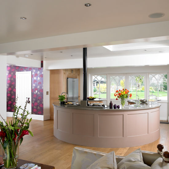 Light and open kitchen Kitchen view open plan | Farmhouse kitchen tour | Traditional kitchen design | PHOTO GALLERY | Housetohome