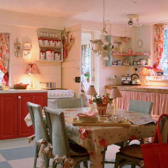 Mix & Match kitchen | Eccentric cottage | House tour | Homes & Gardens | PHOTO GALLERY | Housetohome