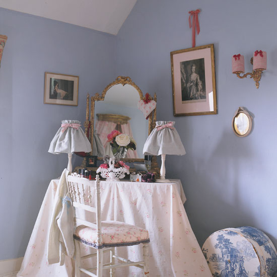 Country dessing table | Eccentric cottage | House tour | Homes & Gardens | PHOTO GALLERY | Housetohome