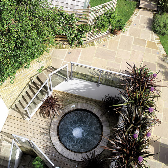 Garden | Step inside a light-filled Victorian villa | House tour | Classic decorating ideas | PHOTO GALLERY | Homes & Gardens | Housetohome