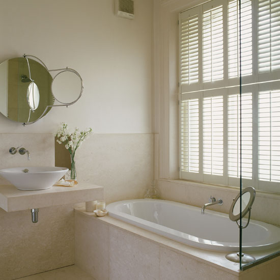 White bathroom | South-East London Victorian home | House Tours | Homes & Gardens | PHOTO GALLERY | Housetohome