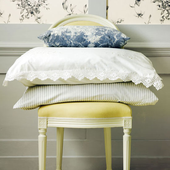 Layer with traditional linens | Country-house bedroom | Guest bedroom | Bedroom decorating ideas | PHOTO GALLERY | Housetohome