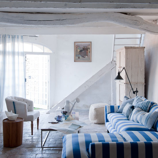 Bold stripe living room