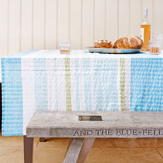 Carve phrases on a bench | Dining room with carved bench | Bench | Dining room idea | Personal style | Image | Housetohome