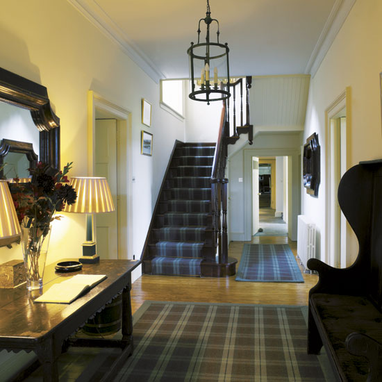 Hallway | Be inspired by this cosy Scottish Highland retreat | House tours | Classic decorating ideas | PHOTO GALLERY | Homes & Gardens | Housetohome
