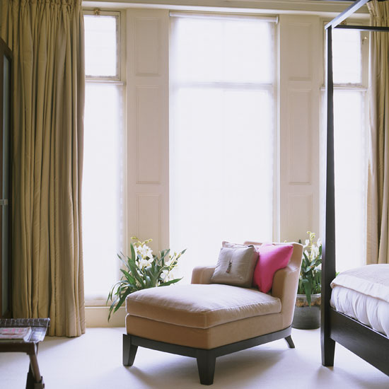 Bedroom seating Bedroom seating | Contemporary London home | Homes & Gardens house tour | PHOTO GALLERY | Housetohome