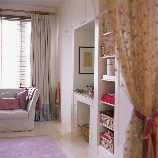 Bedroom dressing area | Open-plan London home | Homes & Gardens house tour | PHOTO GALLERY | Housetohome