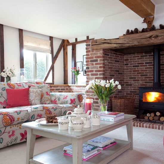 Vintage country living room | 10 cosy living room ideas | Living room ideas | PHOTO GALLERY | 25 Beautiful Homes | Housetohome