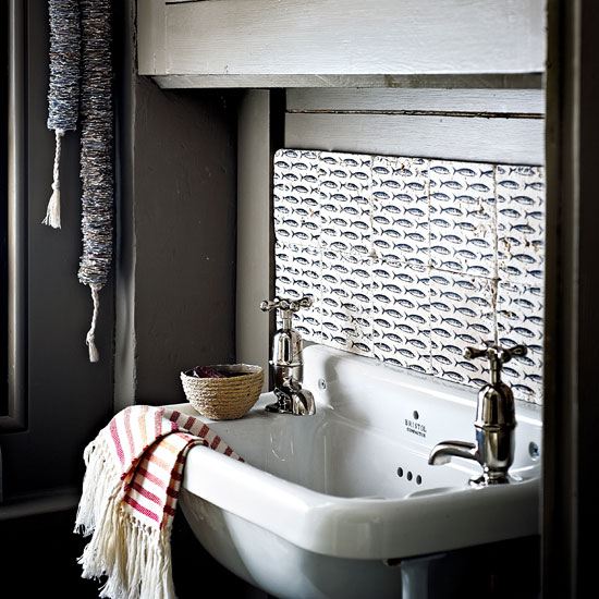 Add a rustic splashback Add a rustic splashback | How to give your home an artisan touch | Classic decorating ideas | decorating | British crafts | PHOTO GALLERY | Homes & Gardens | Housetohome